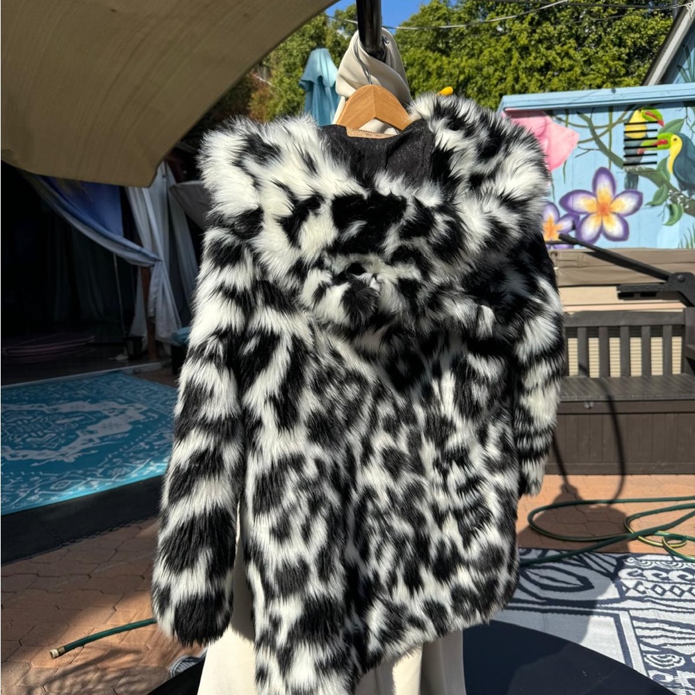 Spirithoods - Classic women’s snow leopard faux fur coat size Xs